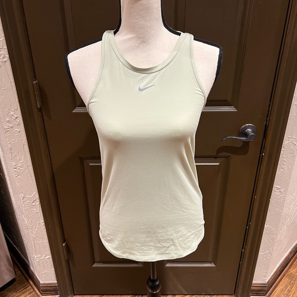 NWT Nike Women’s Training Tank Size Small Pale Green - Picture 2 of 6